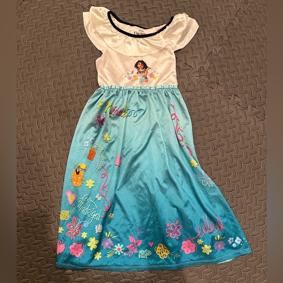 Disney Princess Dress bundle - Encanto and Belle- size 6 - Picture 2 of 10